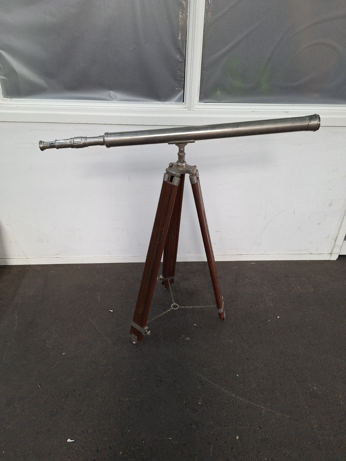 Decoratieve Bibliotheektelescoop op Houten Statief, Audio, Tv en Foto, Gebruikt, Lenzentelescoop (refractor), Onbekend, Met statief