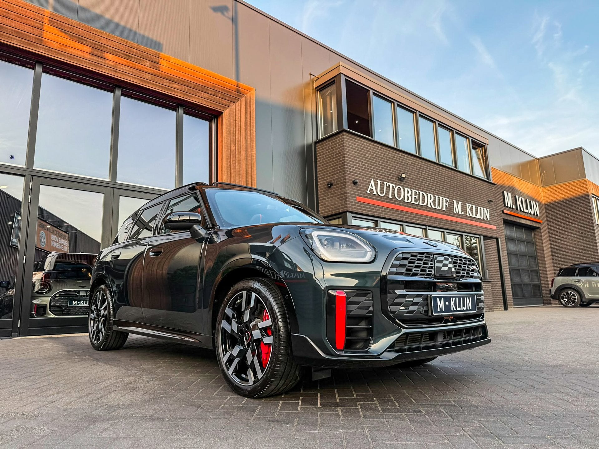 MINI Countryman 2.0 JCW ALL4 John Cooper Works XL F1 300pk L, Auto's, 1998 cc, Zwart, 301 pk, SUV of Terreinwagen