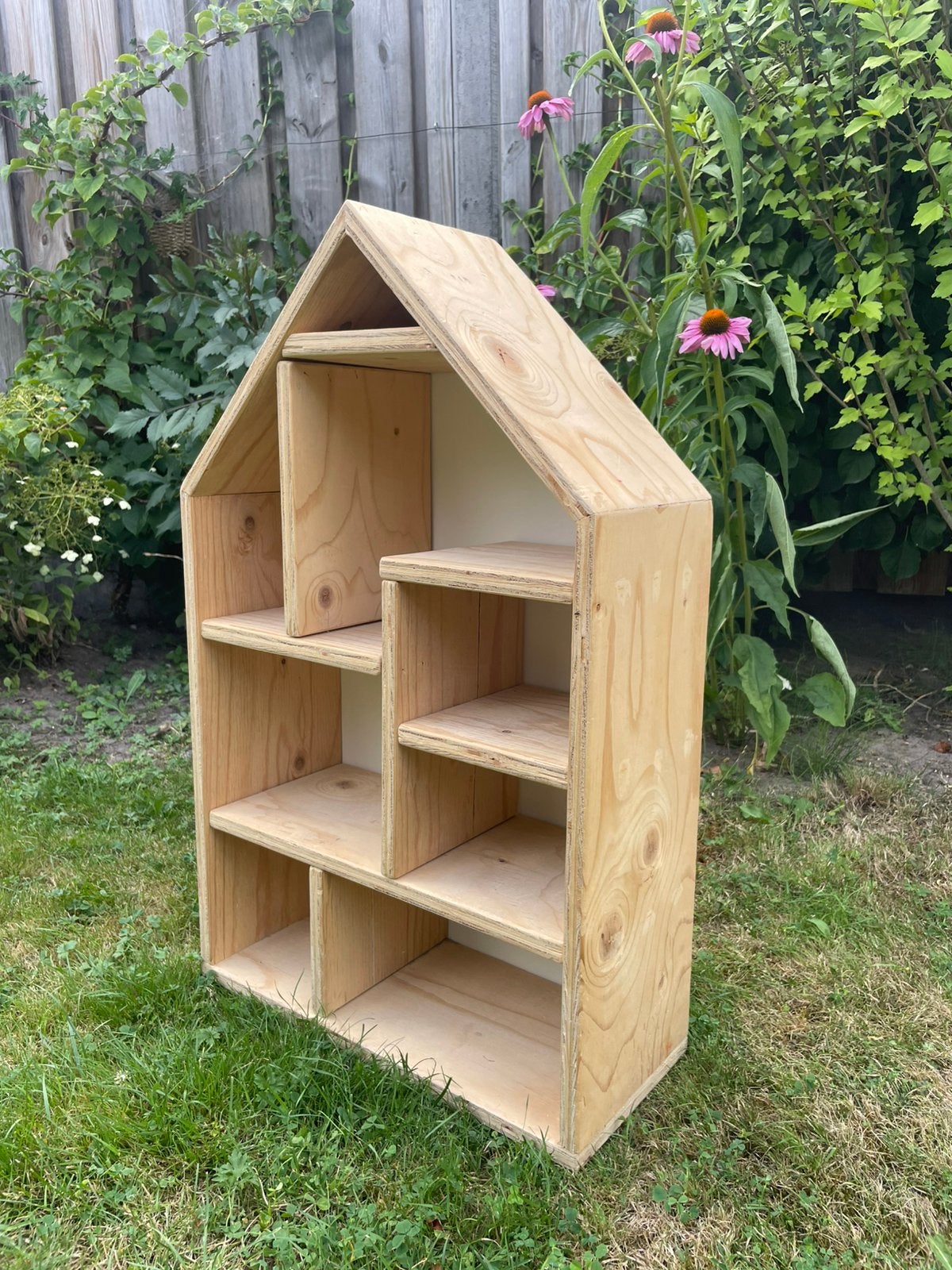 Houten letterhuis / poppenhuis /voor in de kleuterklas, Ophalen of Verzenden, Zo goed als nieuw, Poppenhuis