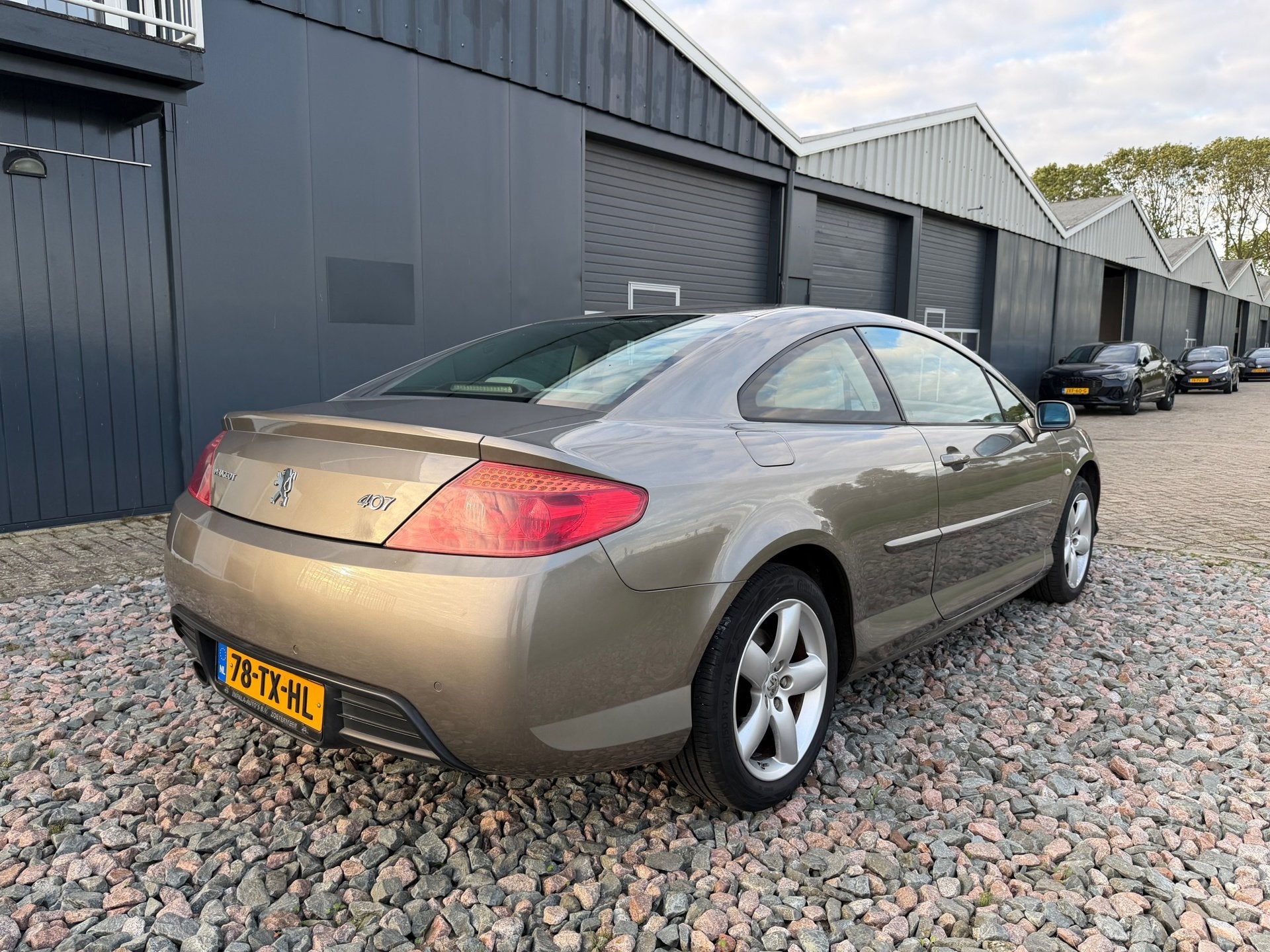 Peugeot 407 Coupé 2.2-16V Référence, Voorwielaandrijving, 1390 kg, Gebruikt, 2230 cc