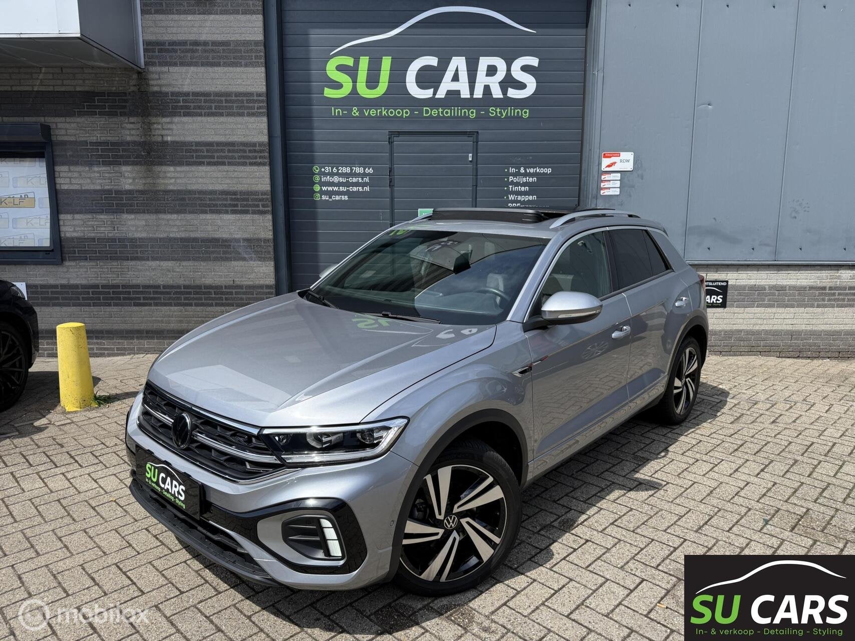 Volkswagen T-Roc 1.5 TSI R-Line|PANO|IQ|Massage|Dodehoek|CAM, Auto's, Volkswagen, 1258 kg, Zwart, 4 cilinders, 150 pk