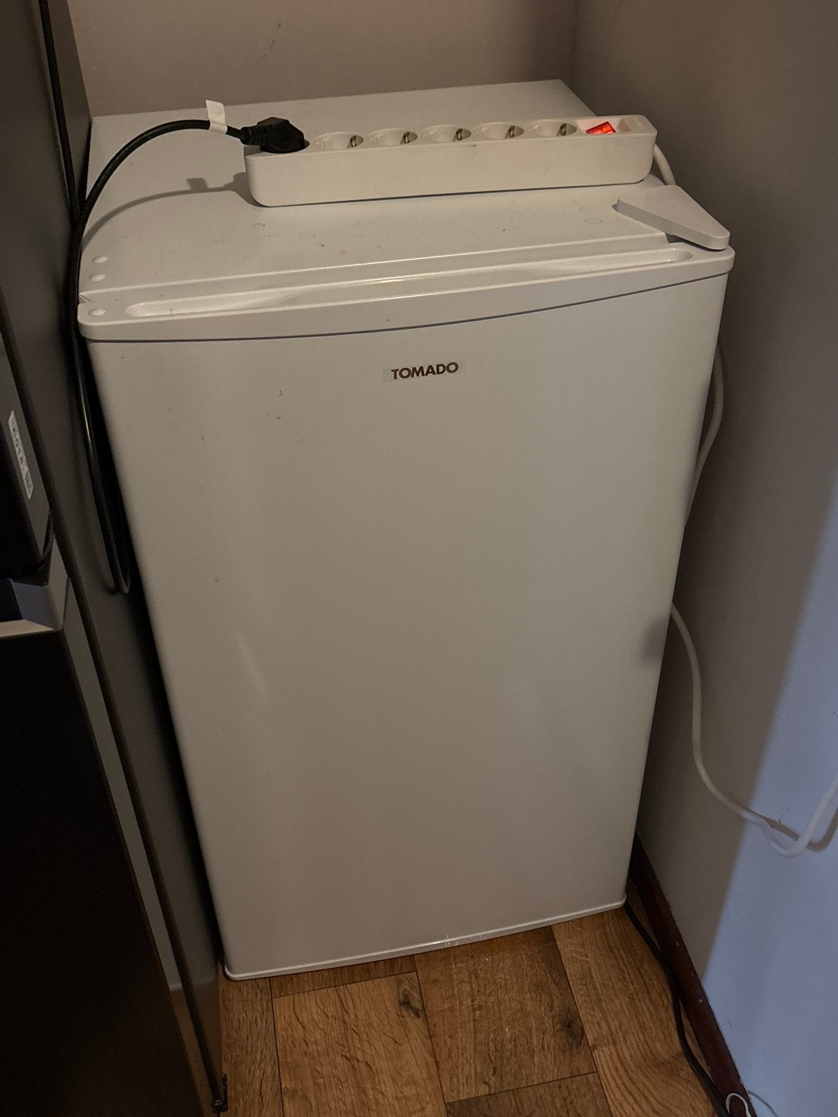 Tomado Vriezer - Compact en Energiezuinig, Gebruikt, Minder dan 60 cm, Vrijstaand, Ophalen