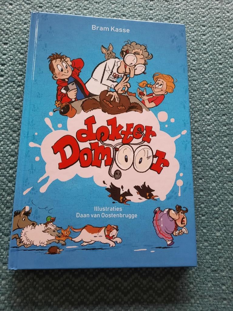 Dokter Domoor - Bram Kasse - Hardcover - Nieuwstaat, Boeken, Ophalen of Verzenden, Zo goed als nieuw, Bram Kasse, Fictie algemeen