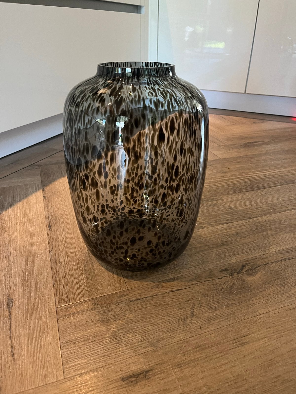 Grote glazen vaas met spikkelpatroon - 40 cm hoog, Ophalen, Bruin, Met patroon/structuur, Glas