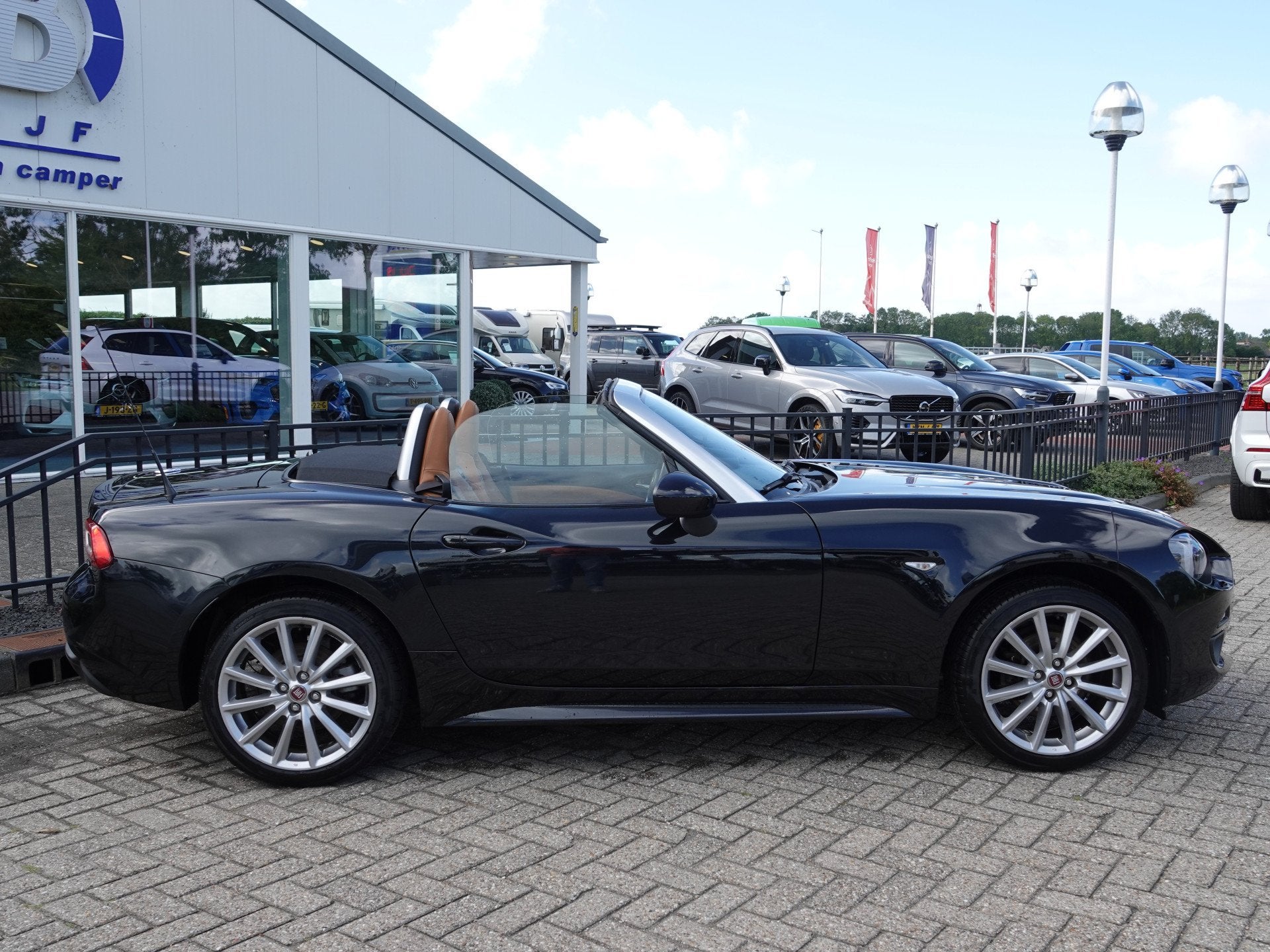 Fiat 124 Spider 1.4 MultiAir Turbo Lusso VOL LEER | CRUISE |, 1025 kg, Achterwielaandrijving, 4 cilinders, Cabriolet