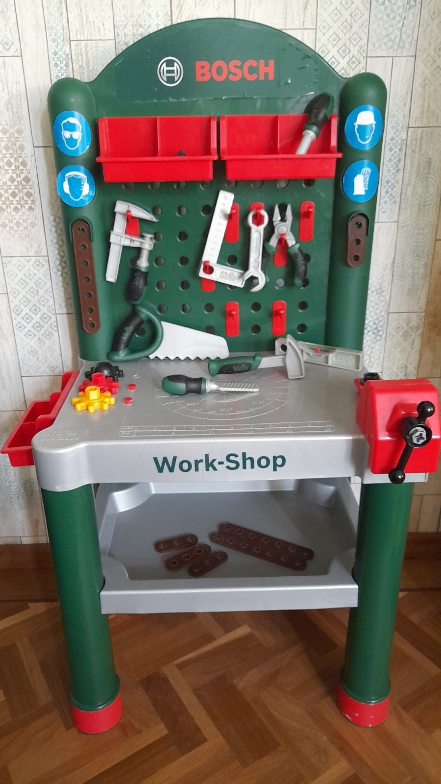 Bosch - Klein Workshop / werkbank met gereedschap, Ophalen of Verzenden, Gebruikt, Jongen of Meisje