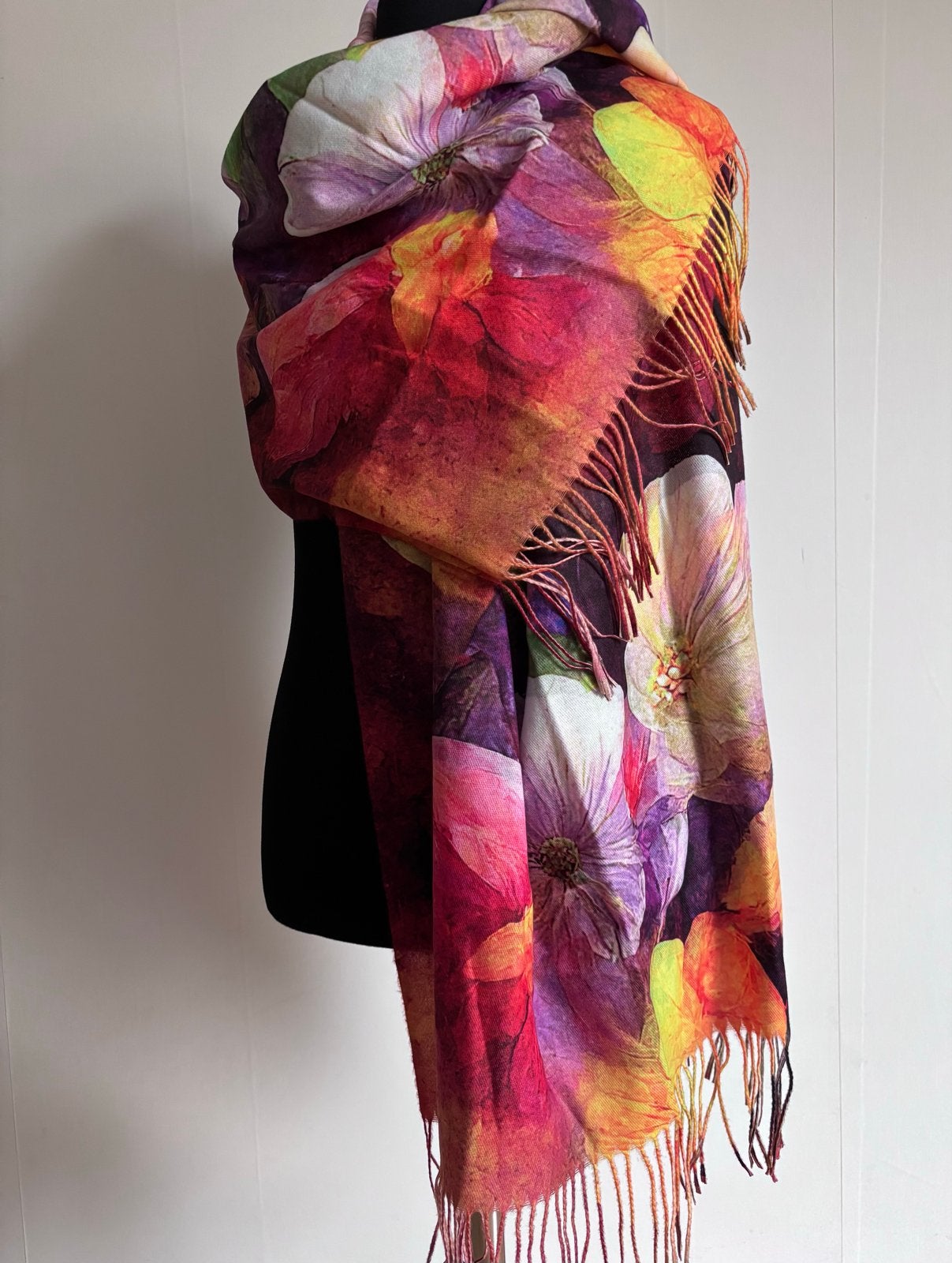 Nieuwe zachte kasjmier stijl sjaal met bloemenprint, Ophalen of Verzenden, Nieuw, Maat 46/48 (XL) of groter, Sjaal
