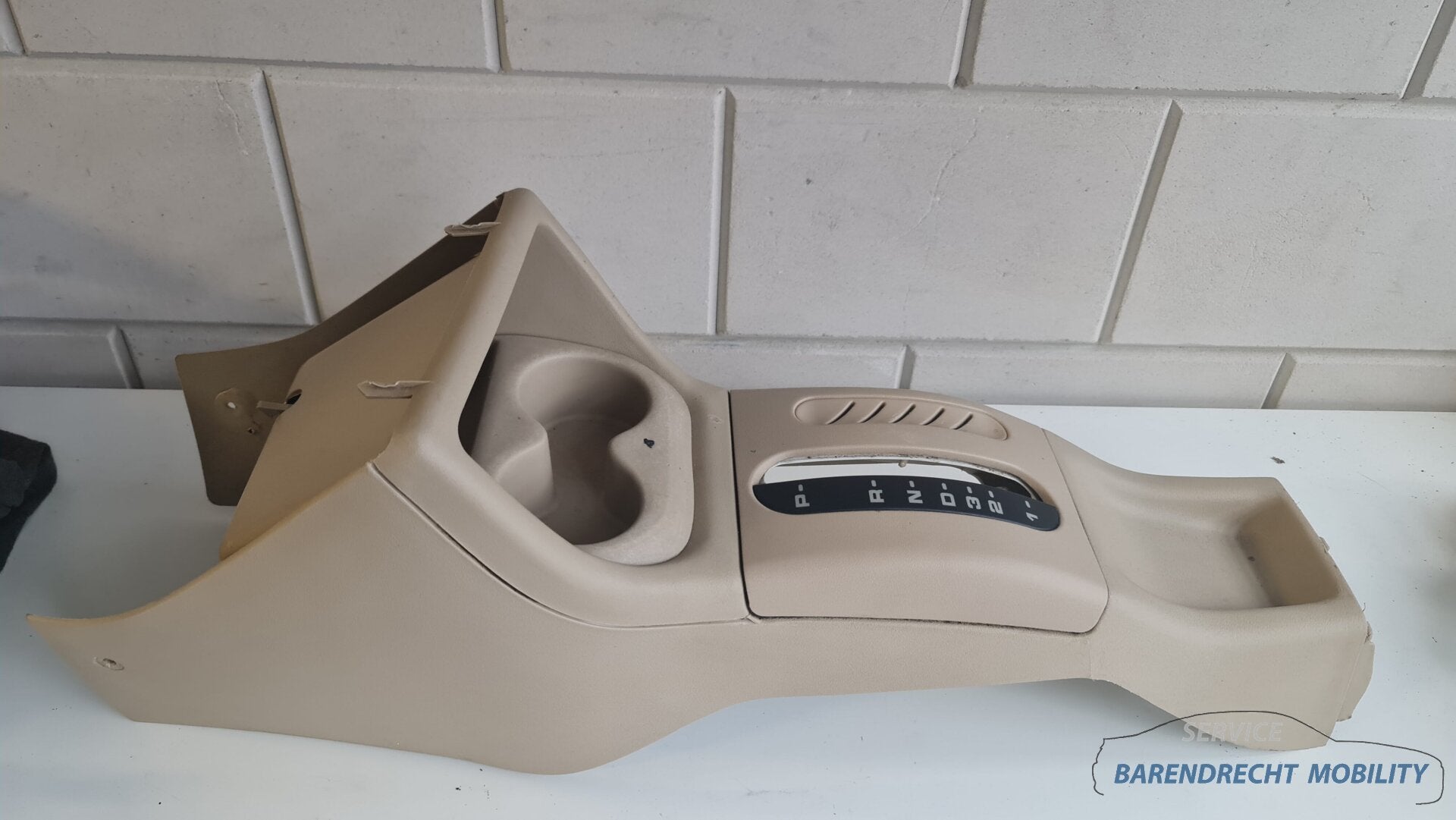 VW Golf III IV cabriolet USA middenconsole bekerhouder munth