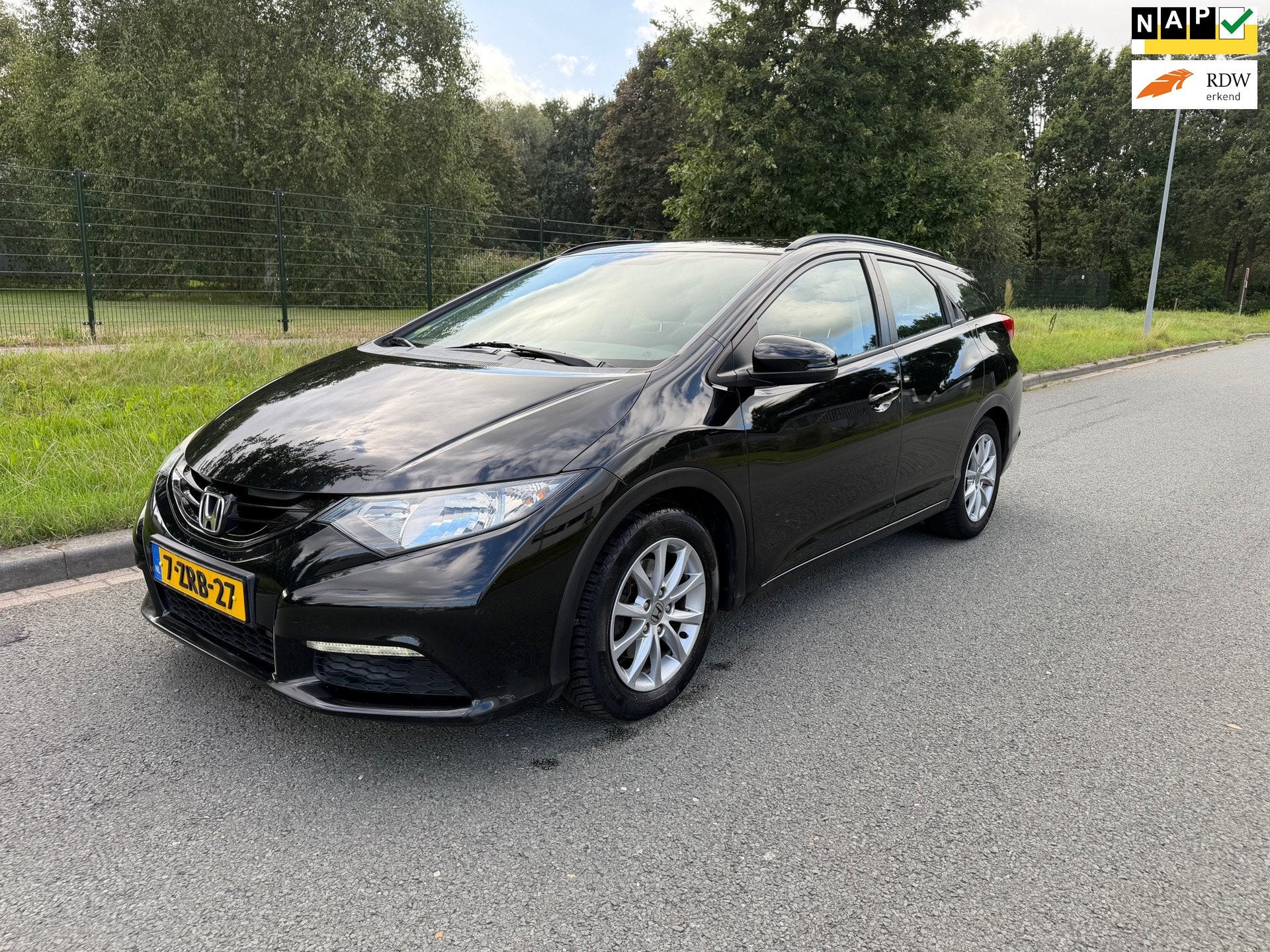 Honda Civic Tourer 1.6D S Complet dealer onderhouden alle fa, Auto's, Voorwielaandrijving, Gebruikt, 4 cilinders, Zwart