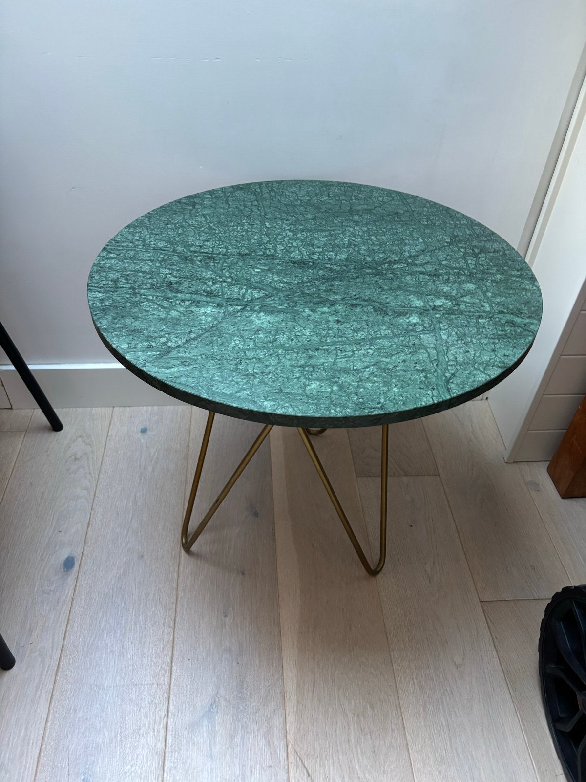 Sissy Boy bijzettafel met groen marmeren blad, Ophalen, Minder dan 55 cm, Rond, Zo goed als nieuw