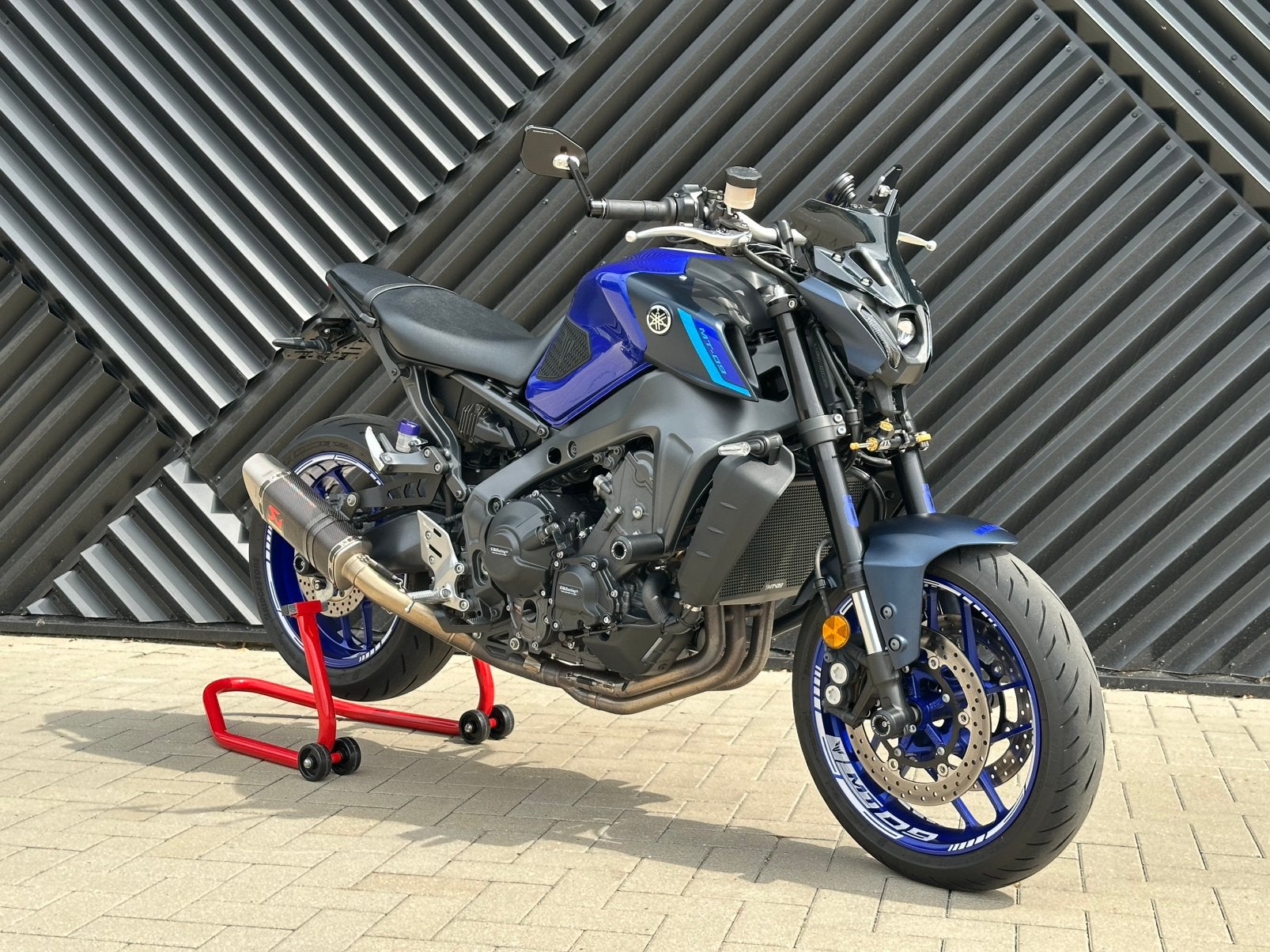 Yamaha MT09 2023 A2 (35kw) 127pk | Vol Vermogen | Akrapovic, Motoren, Motoren | Yamaha, Occasion, Handvatverwarming, Bedrijf, Minimaal motorrijbewijs A2