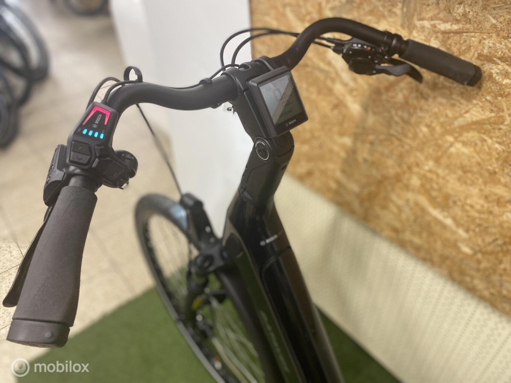 Foto 8 van BATAVUS FINEZ PT E-GO POWER SPORT BOSCH 750WH 53 CM NIEUW