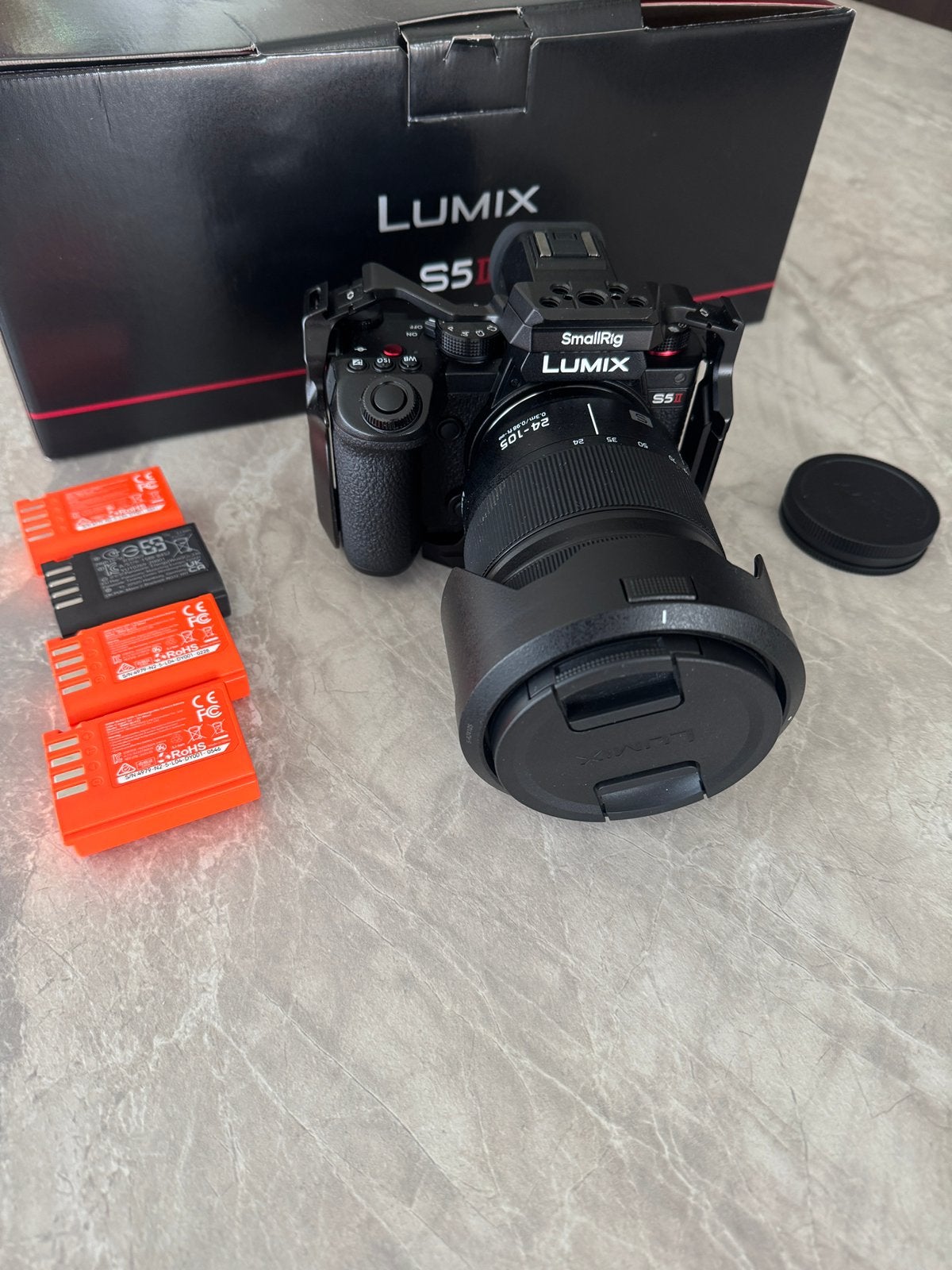 Panasonic Lumix S5II + 24-105mm f/4 + SmallRig cage + 4 accu, Ophalen, Zo goed als nieuw, Overige Merken, 8 keer of meer