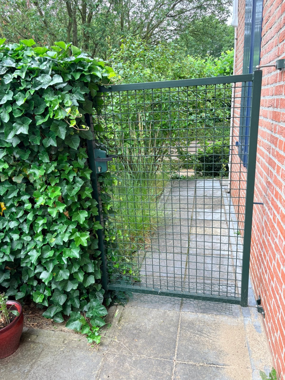 Looppoort enkelstaafmat, 2 stuks dennegroen (zonder palen), Ophalen, Met poort, Gebruikt, Enkelstaafmat hekwerk