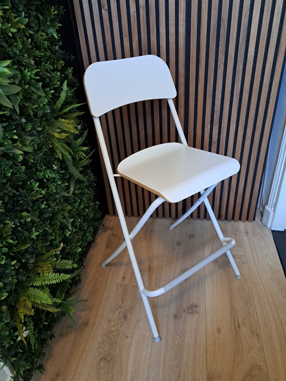 barkruk wit inklapbaar, Huis en Inrichting, 1 kruk, Ophalen, 60 tot 90 cm