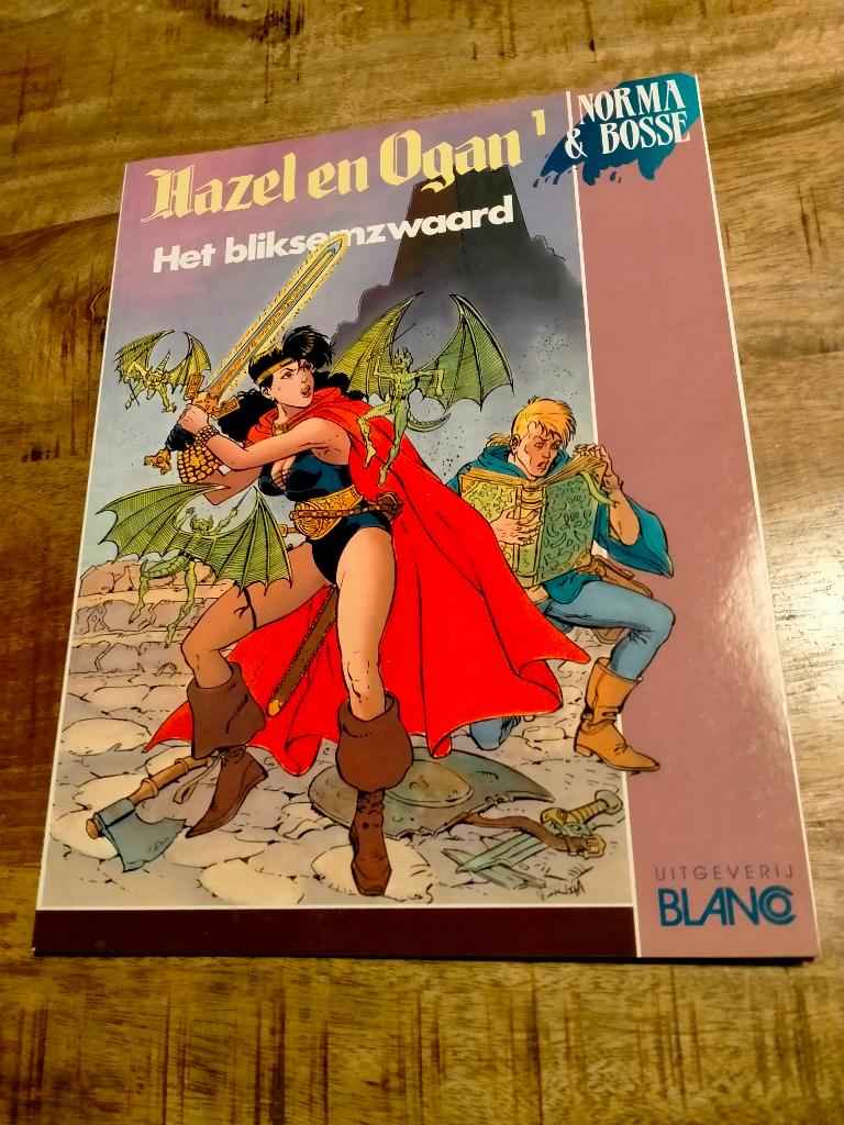 Hazel en Ogan deel 1 het bliksemzwaard strip stripboek, Eén stripboek, Ophalen of Verzenden, Gelezen