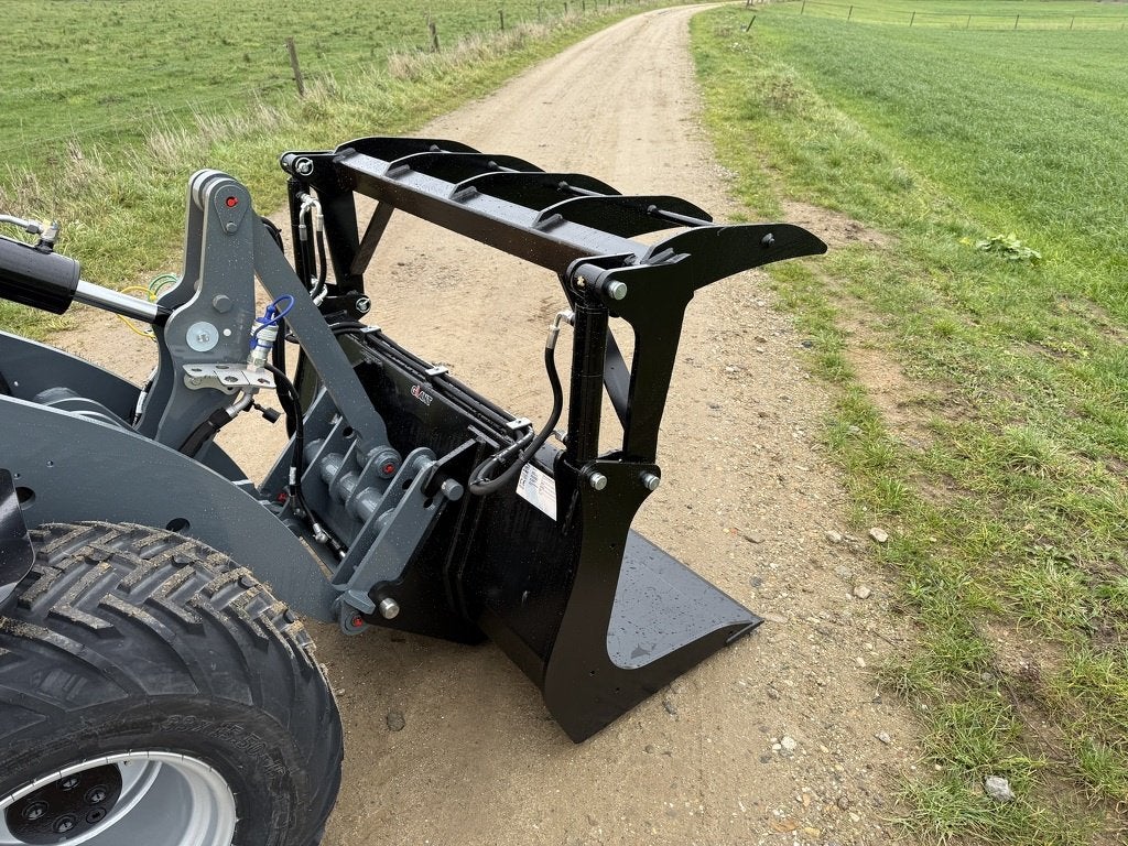 Giant Pelikaanbak Agri 140cm, Tobroco, Info@tobroco.nl, Sprendlingenstraat 57
5061 KM  Oisterwijk, NL, Wiellader of Shovel