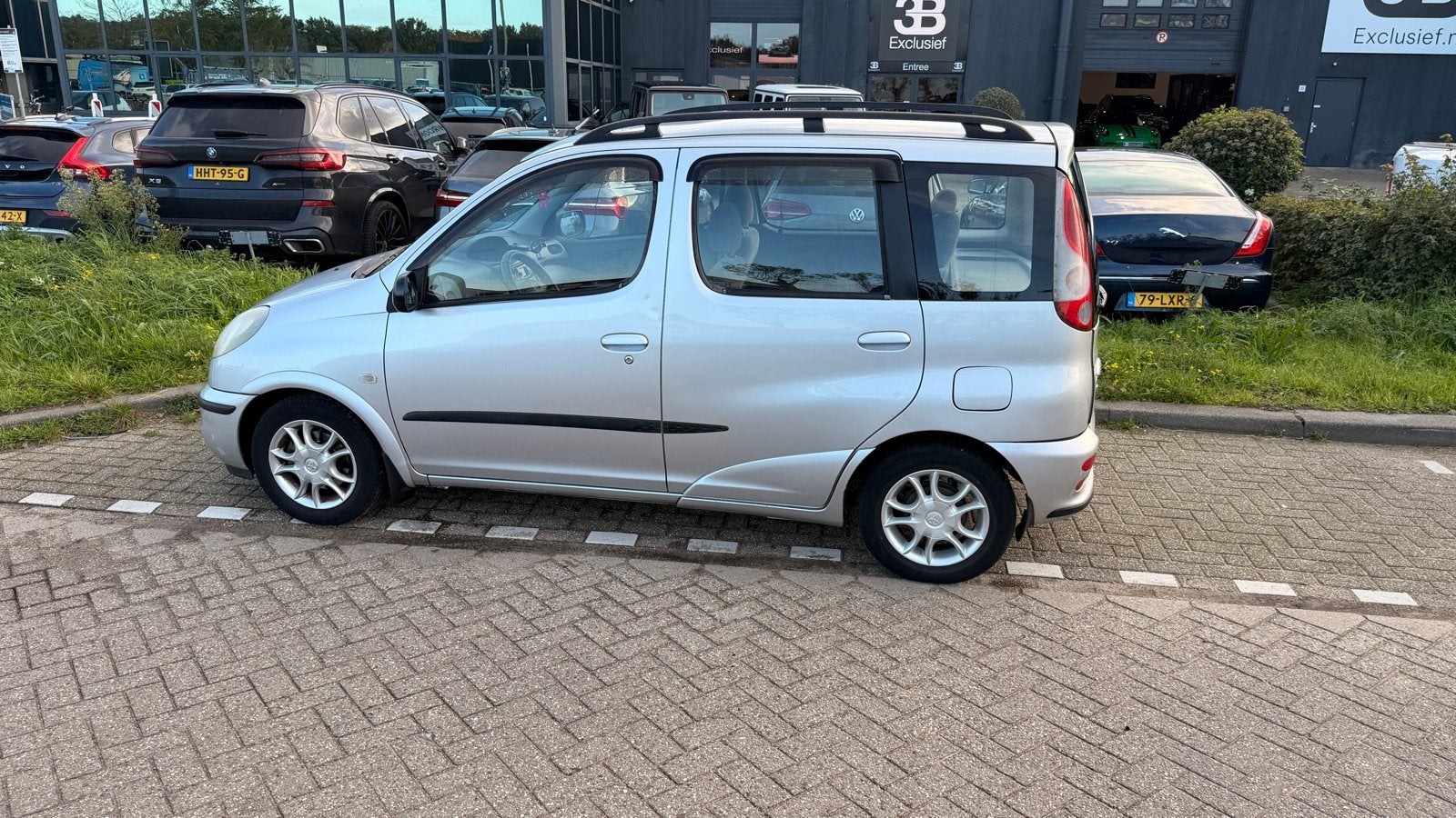Toyota Yaris Verso 1.3 16V Vvti Linea SOL AUT 2002 Grijs, Auto's, 1299 cc, 40 €/maand, 4 cilinders, 400 kg