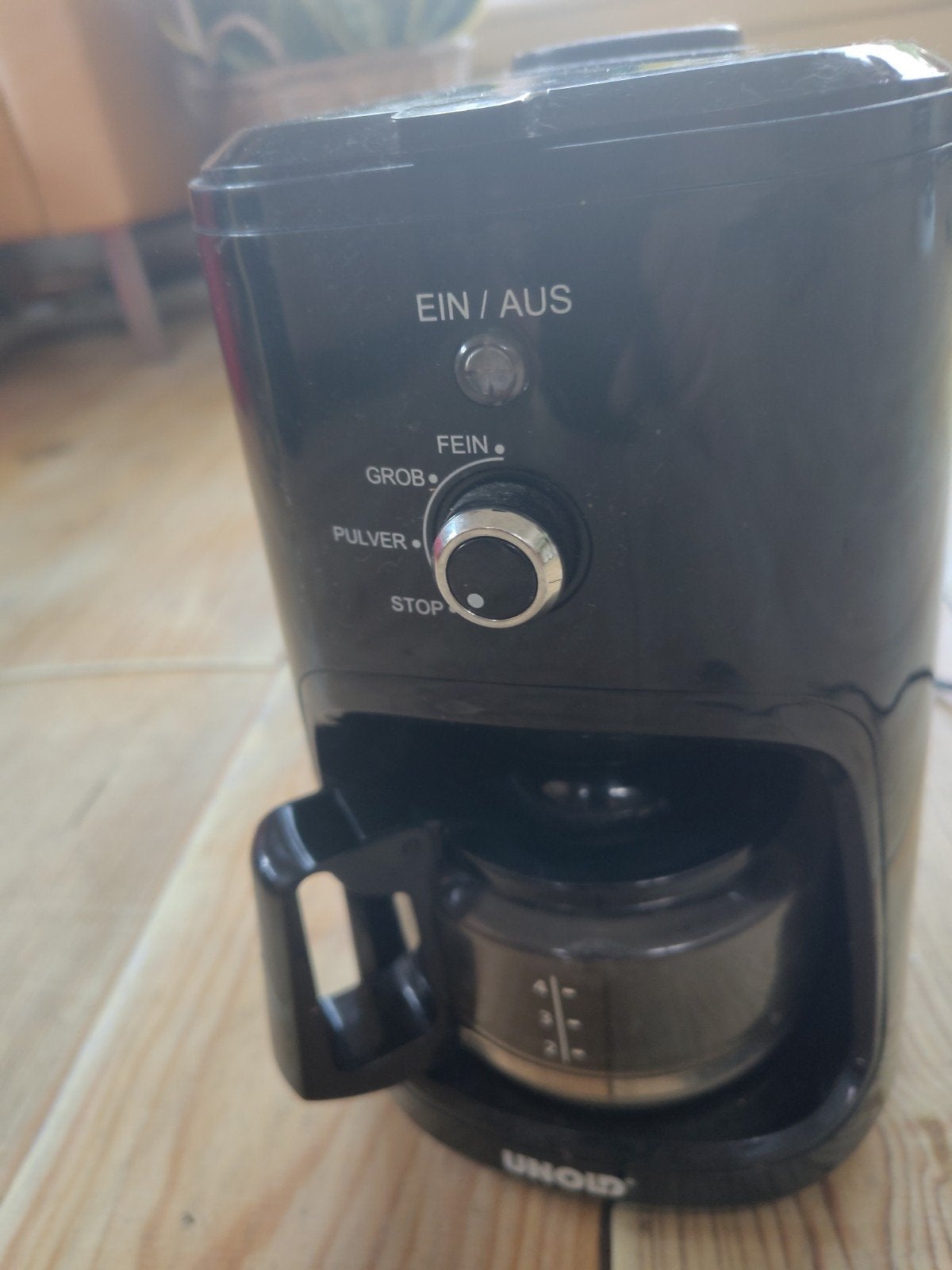 Unold koffie-apparaat met ingebouwde koffiebonenmaler, Ophalen, Koffiemachine, Koffiebonen, Zo goed als nieuw