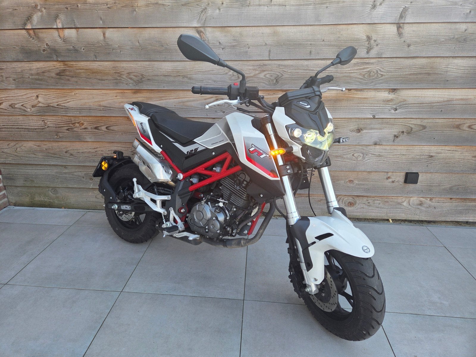 Super leuke Benelli TNT 125 (bouwjaar 2022 / slechts 3081km), Occasion, Particulier, 125 cc, 11 kW of minder