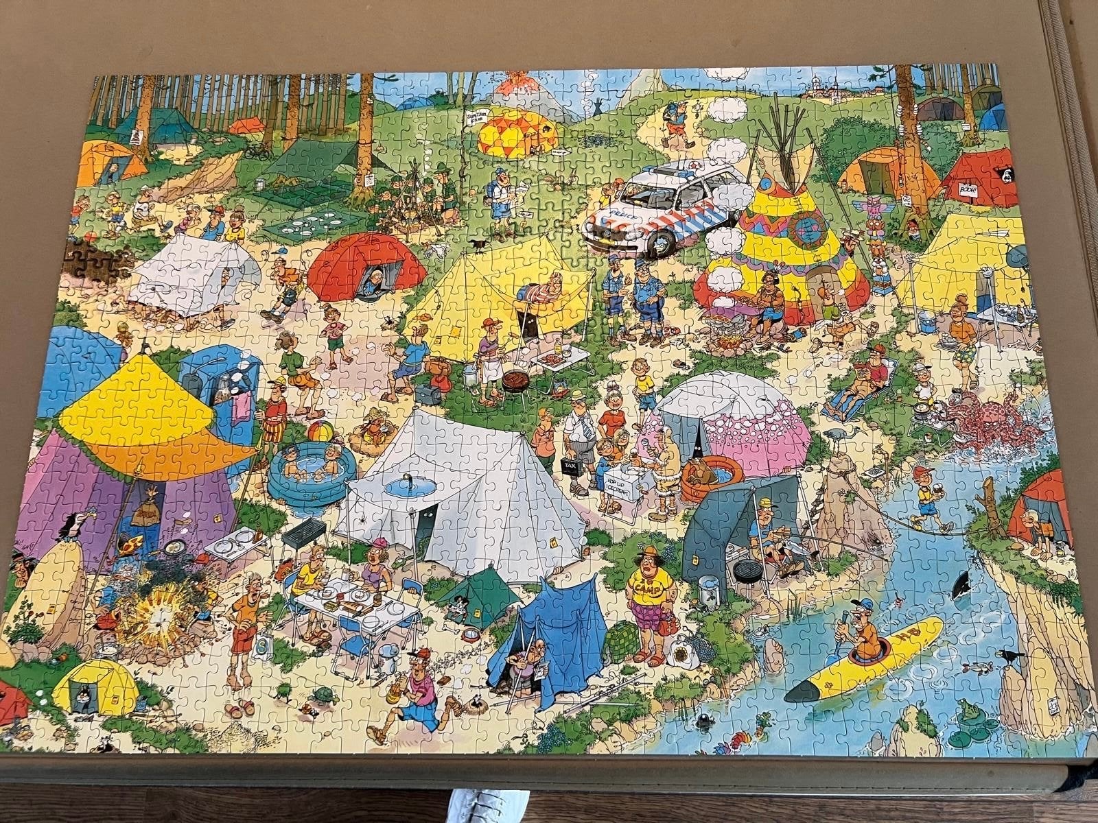 Jan van Haasteren 1000+ stukjes - Kamperen in het bos, Ophalen of Verzenden, Zo goed als nieuw