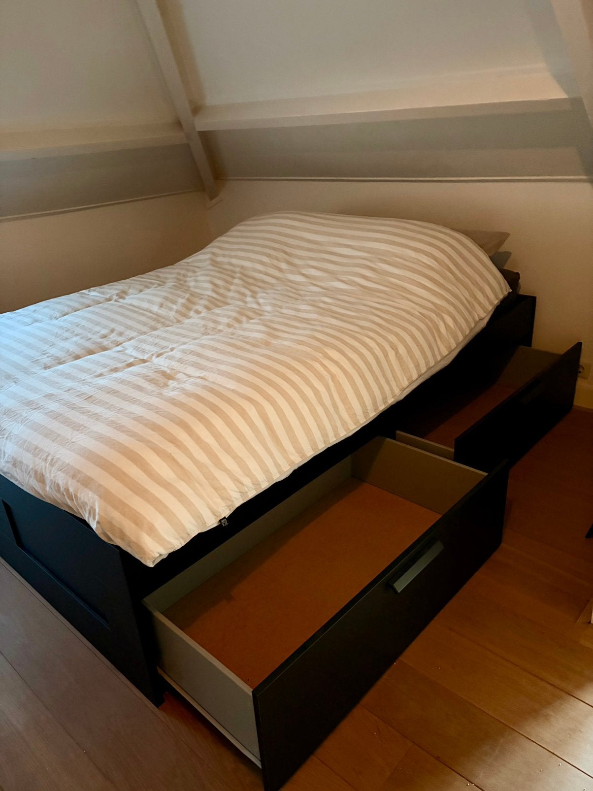 IKEA BRIMNES Bedframe met opberglades, zwart, 140x200 cm, Ophalen, Gebruikt, Zwart, Tweepersoons