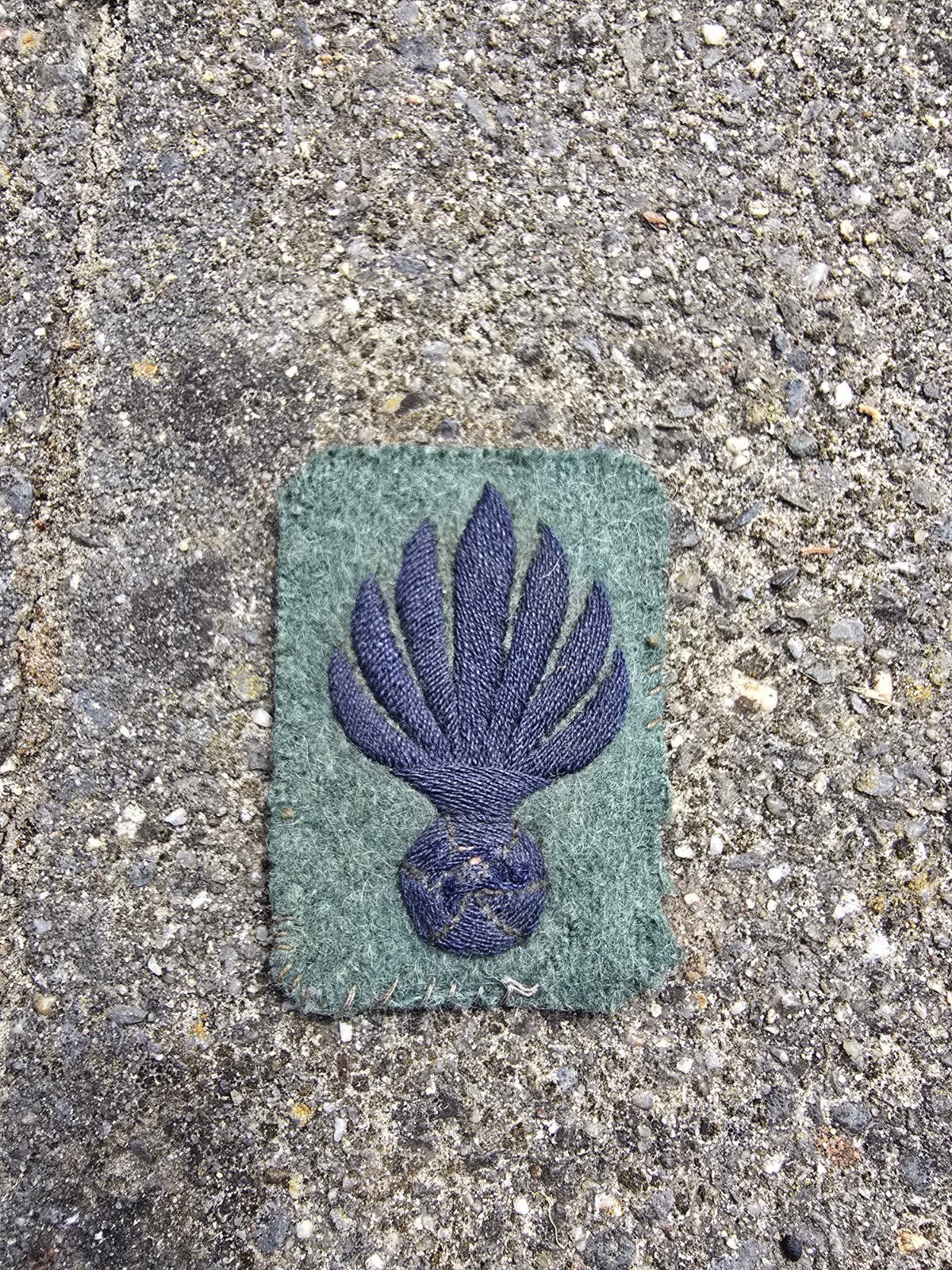 Nederlands vaardigheidsembleem handgranaatwerper mobilisatie, Verzamelen, Ophalen of Verzenden, Nederland, Embleem of Badge