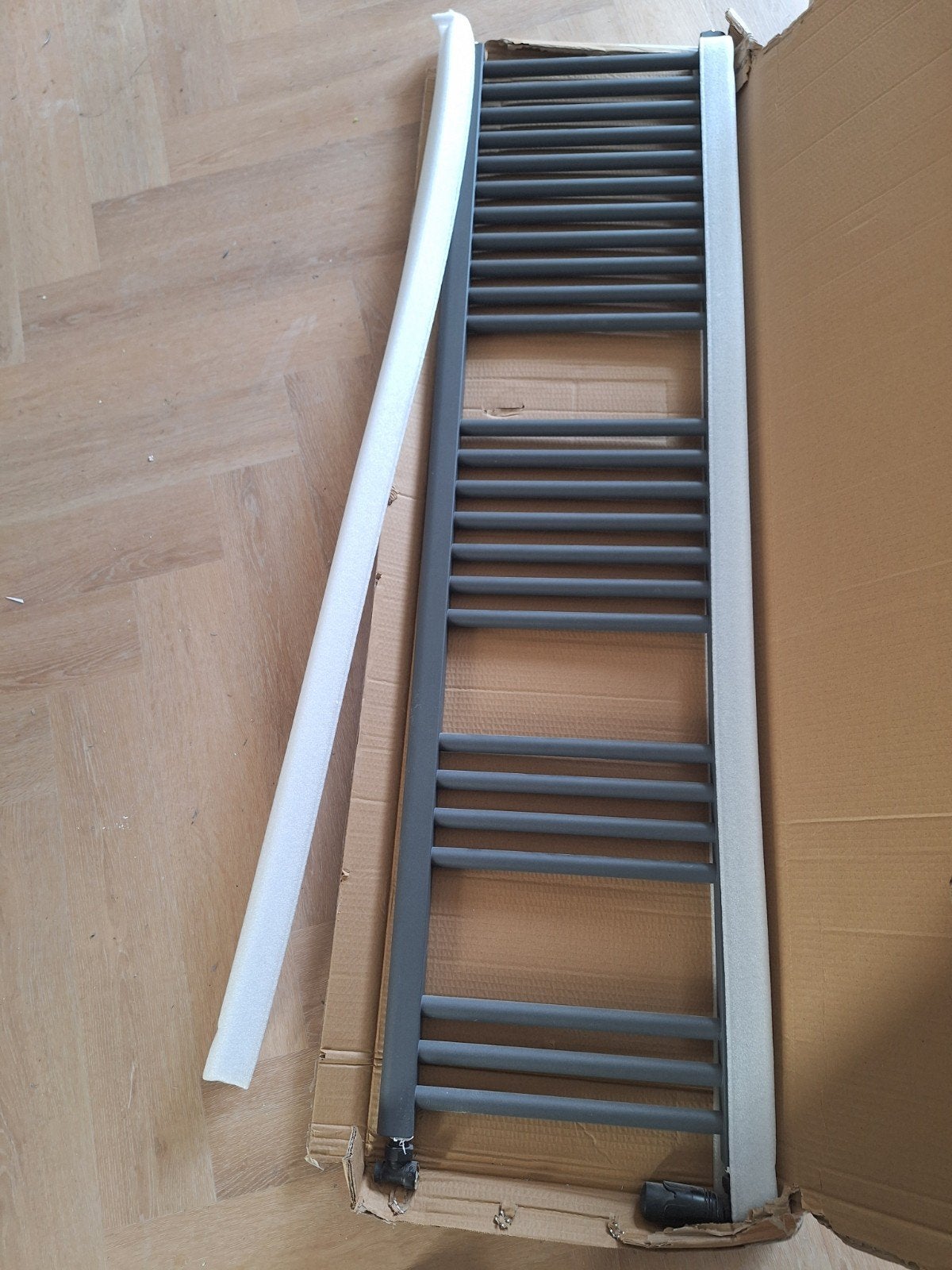 Nieuwe design radiator, antraciet, 150 cm of meer, Radiator, Nieuw, Minder dan 60 cm, Ophalen of Verzenden