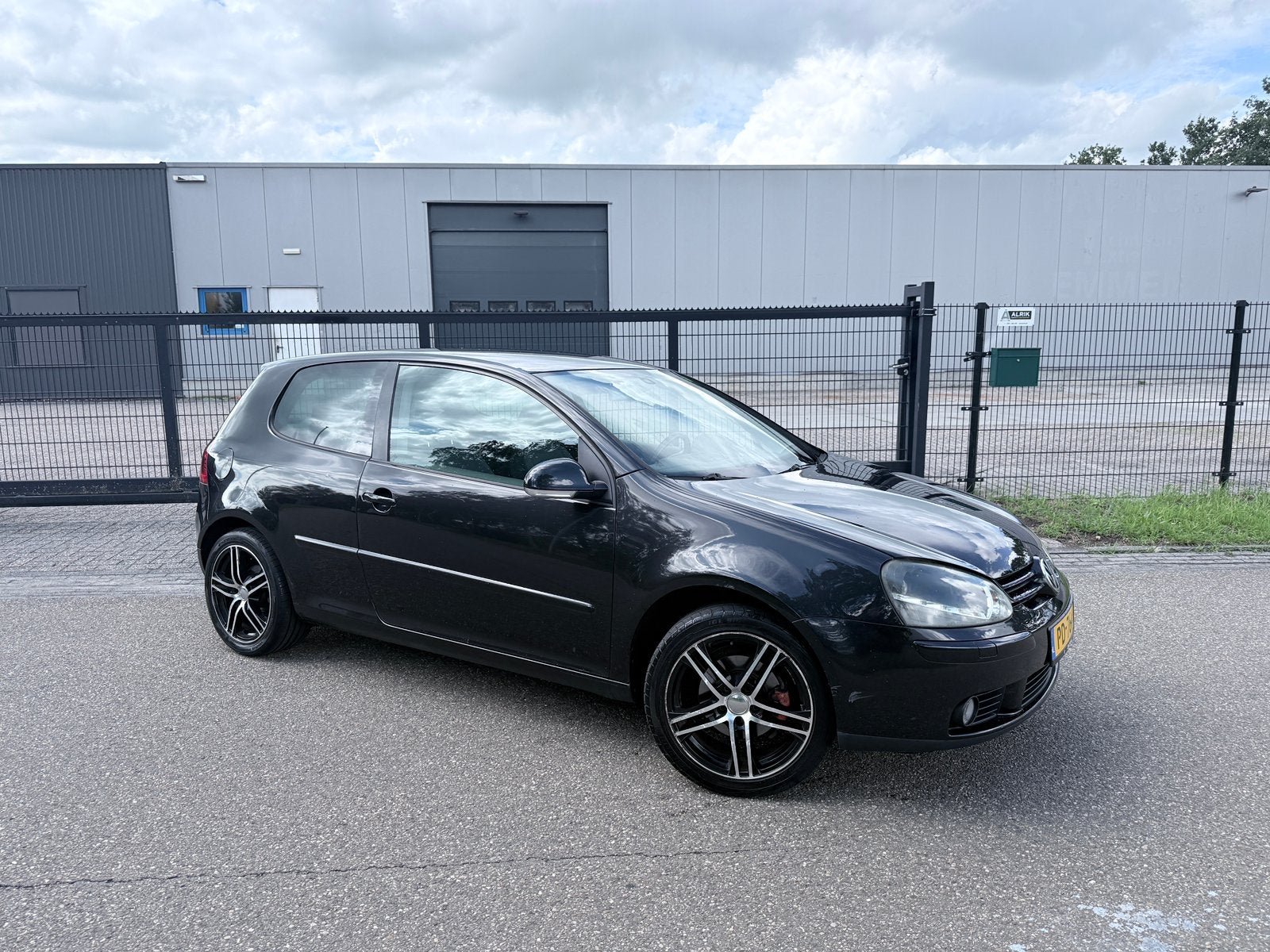 Volkswagen 2004 Zwart, Voorwielaandrijving, Stof, Zwart, 620 kg