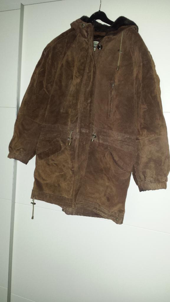 winterjas maat 40 suede, Ophalen of Verzenden, Zo goed als nieuw, Maat 38/40 (M), Bruin