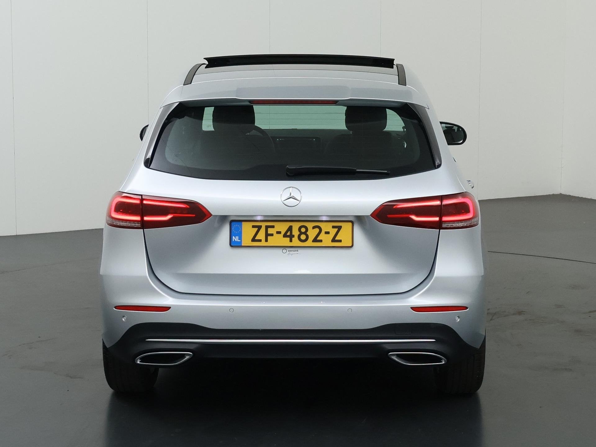 Foto 4 van Mercedes-Benz B-klasse 180 | Panoramadak | Widescreen | Stoe
