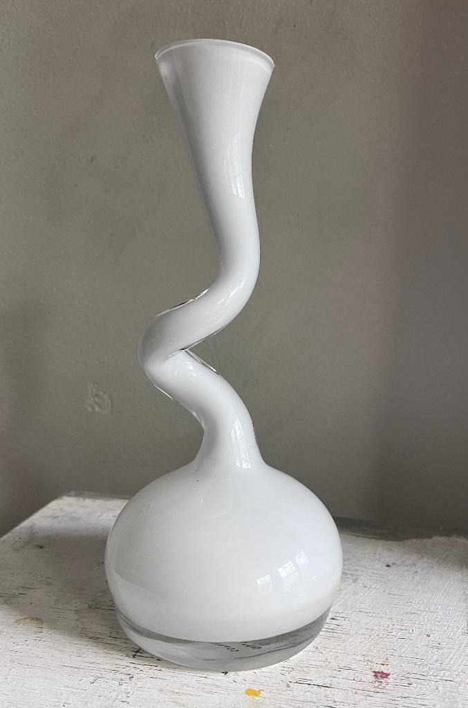 Normann Copenhagen Swing vaas, Gebruikt, Wit, Ophalen of Verzenden, Glas