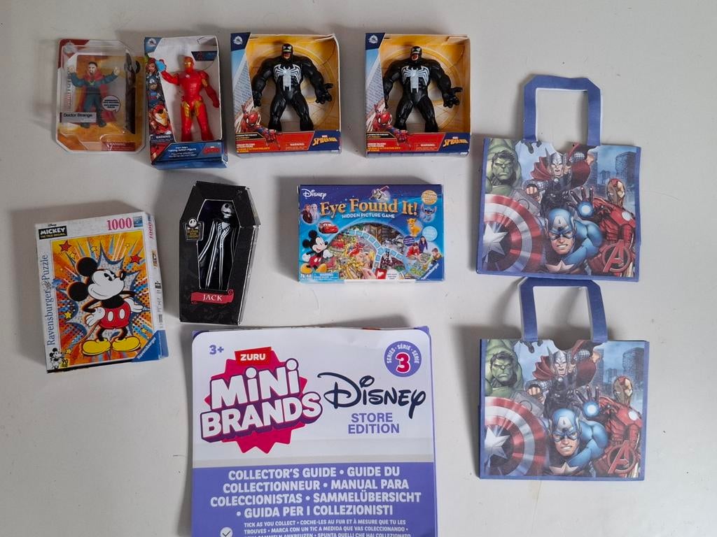 Mini Brands Disney store edition, Ophalen of Verzenden, Zo goed als nieuw