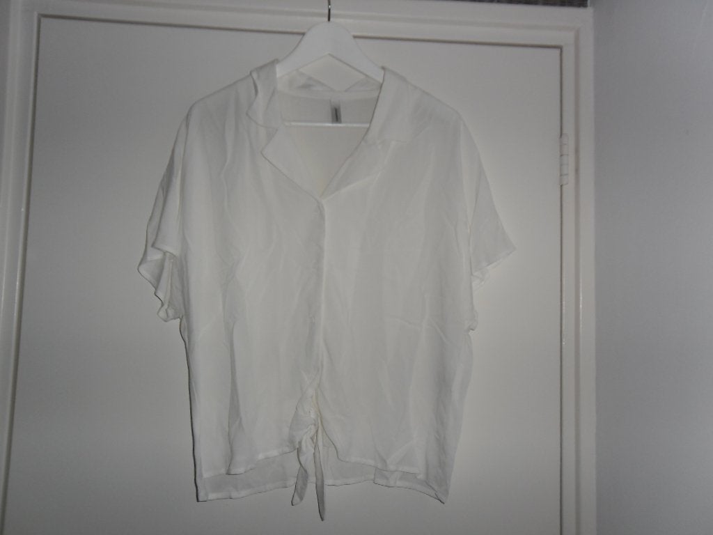 Soyaconcept Witte Blouse Met Knoop en Korte Mouwen Maat L, Soyaconcept, Wit, Maat 42/44 (L), Nieuw