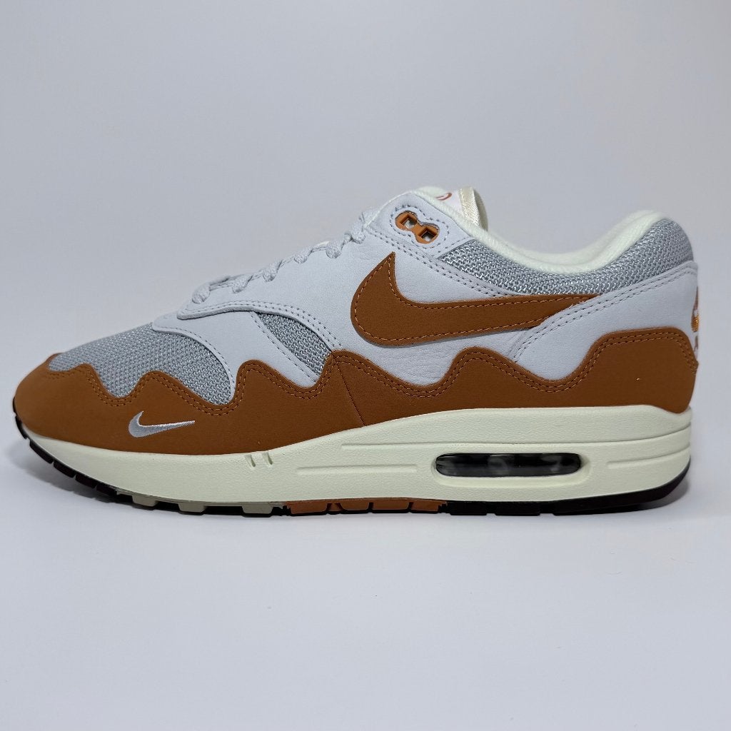 Nike Air Max 1 Patta Waves Monarch - Maat 42.5, Kleding | Heren, Overige kleuren, Nike, Nieuw, Ophalen of Verzenden