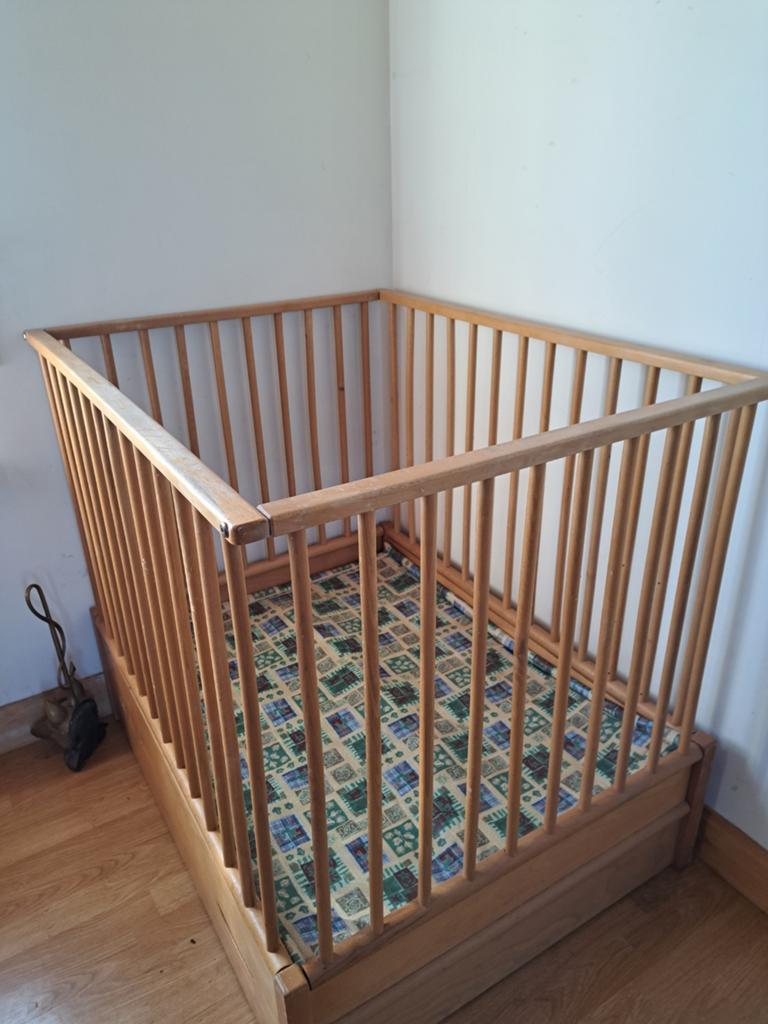 Babybox kibofa met lade en bijpassend boxkleed, Kinderen en Baby's, Boxen, Ophalen, Gebruikt, Lade