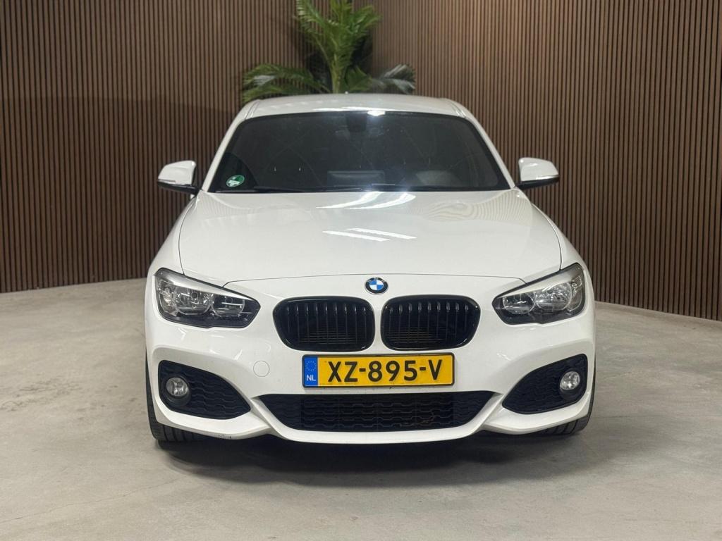 BMW 1-serie 116i M Sport Edition sport uitlaatsysteem, Auto's, BMW, 1-Serie, Achterwielaandrijving, Euro 6, Wit