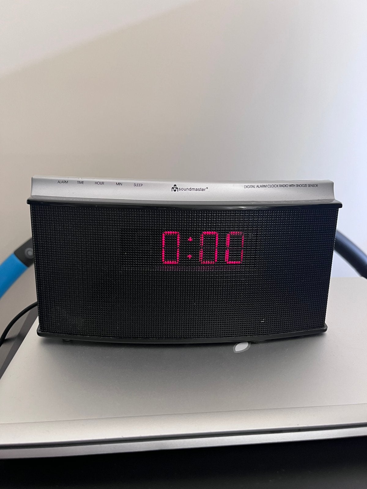 Soundmaster wekkerradio met snooze sensor, Witgoed en Apparatuur, Wekkers, Ophalen of Verzenden, Gebruikt