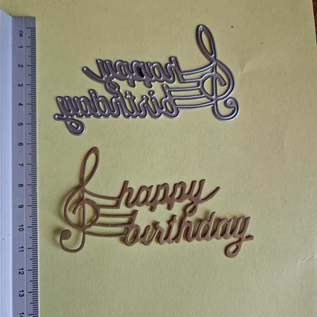 Happy Birthday snijmal - Zo goed als nieuw, Geschikt voor snijden, Gereedschap of Toebehoren, Zo goed als nieuw, Metaal