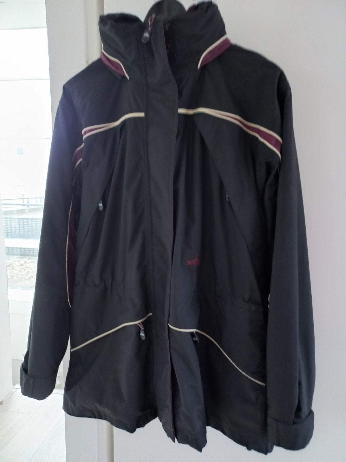 Nomad dames winterjas maat L, zwart met aubergine,  zgan, Ophalen of Verzenden, Zo goed als nieuw, Zwart