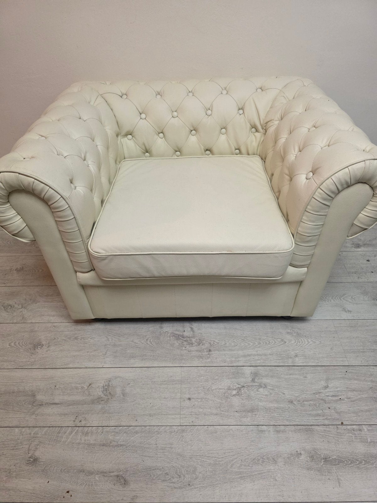 Chesterfield fauteuil, zo goed als nieuw, 50% korting, Chesterfield, Ophalen of Verzenden, Zo goed als nieuw, 75 tot 100 cm