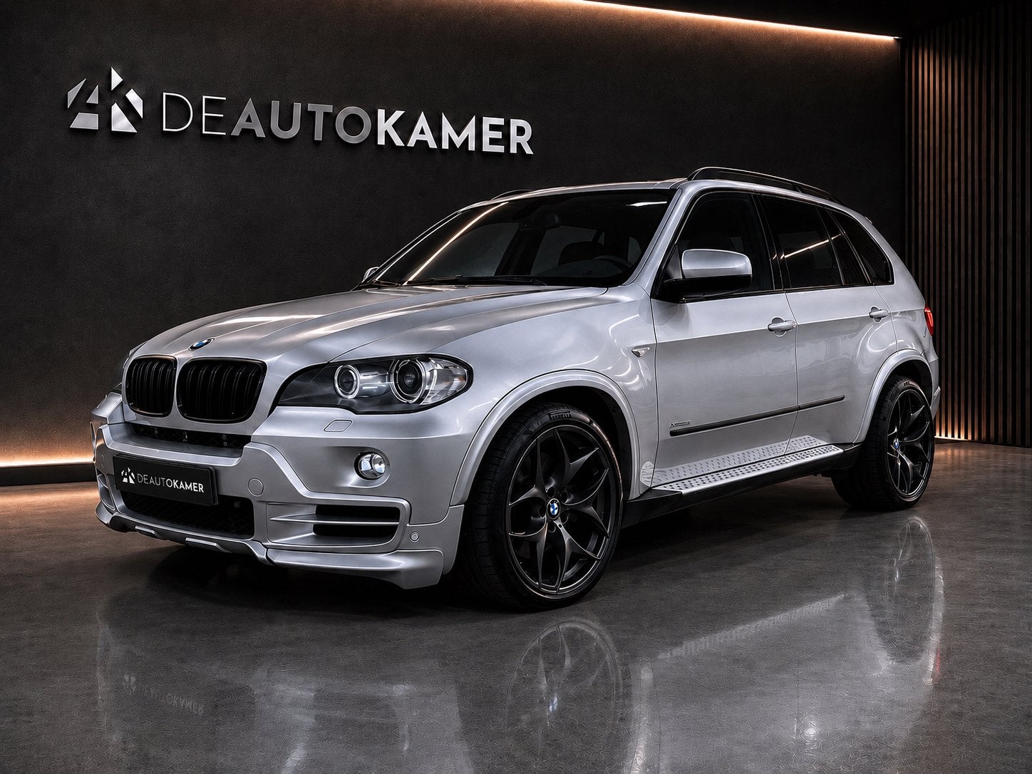 BMW X5 xDrive 4.8i | V8 | 3500 KG | Luchtvering | Pano |, Auto's, Automaat, 138 €/maand, Leder, Bedrijf