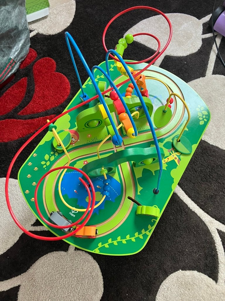 Hape Houten Activiteitentafel met Kralen en Spelletjes, Ophalen, Gebruikt