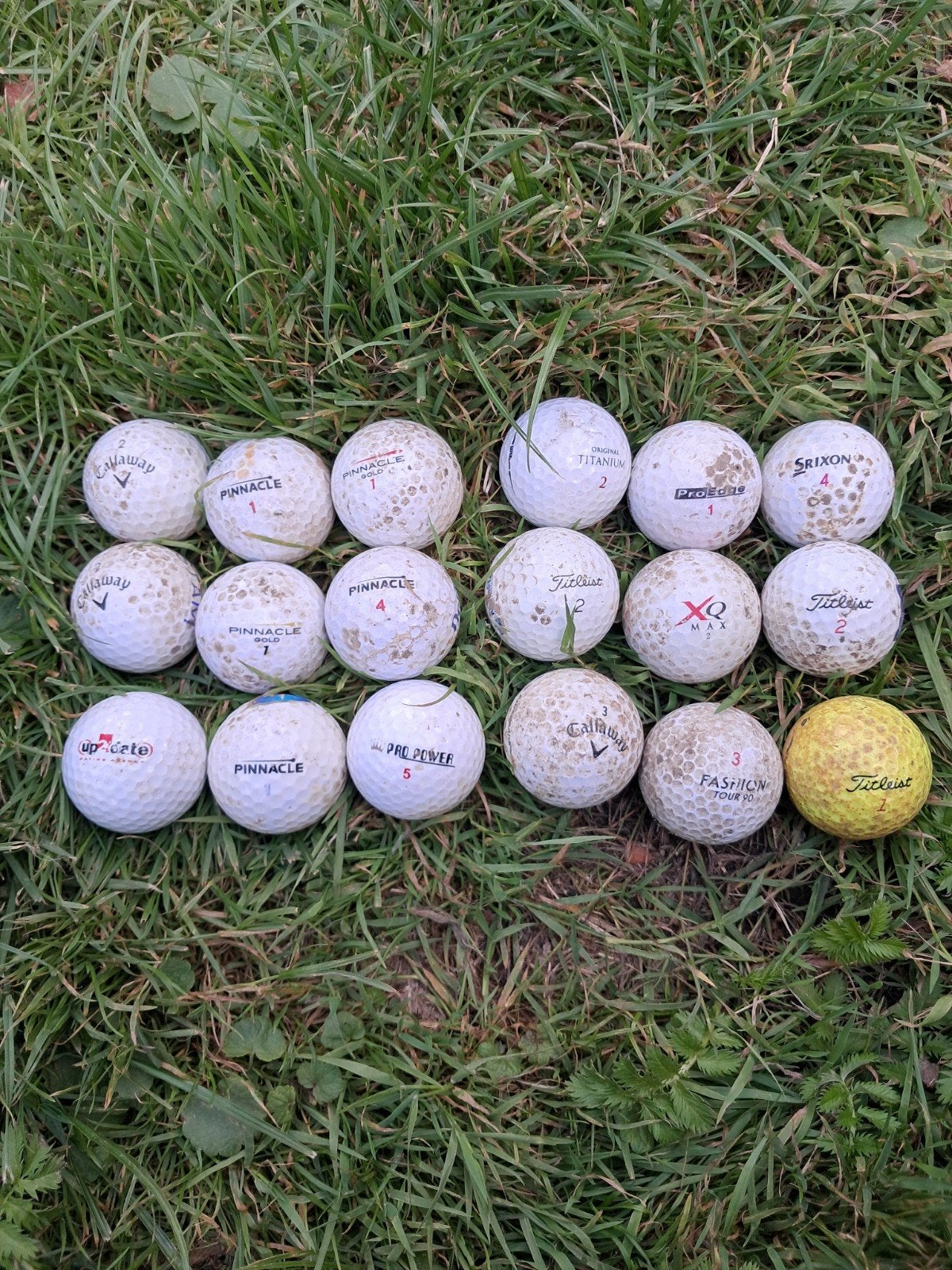 18 gebruikte golfballen - diverse merken, Ophalen of Verzenden, Gebruikt, Bal(len)
