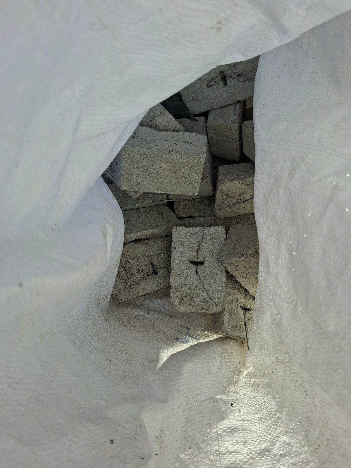 Halve zak hunebedden (betonblokken), Ophalen of Verzenden