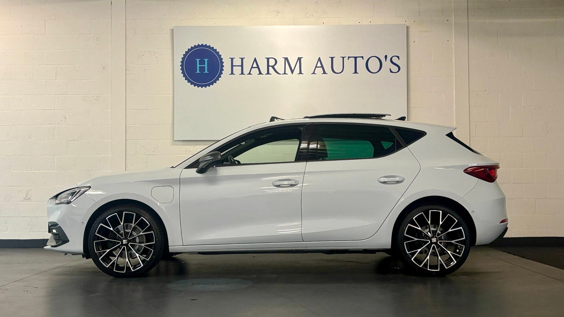 SEAT Leon 1.4 TSI eHybrid PHEV FR 204pk Pano / Navi / LED /, Gebruikt, Zwart, 4 cilinders, Leon