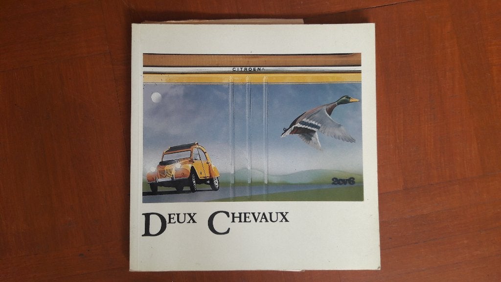 2 boeken over 2CV - Lelijke Eend – Citroën - €10 per boek, Ophalen of Verzenden, Zo goed als nieuw, Citroën