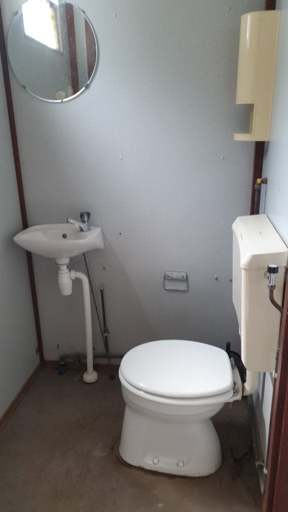 Foto 4 van Bouwkeet 3,00 x 7,25 meter compleet met toilet en keukenblok
