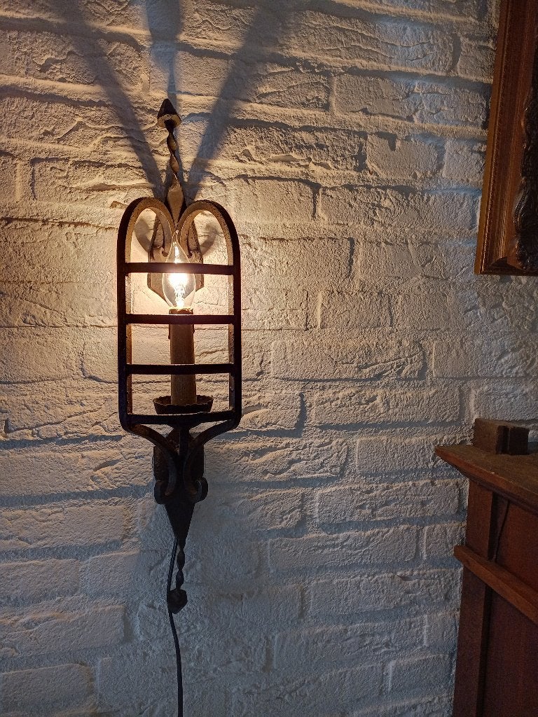 Antieke wand/muurlamp Vintage gietijzer bruin, Antiek en Kunst, Antiek | Lampen, Ophalen