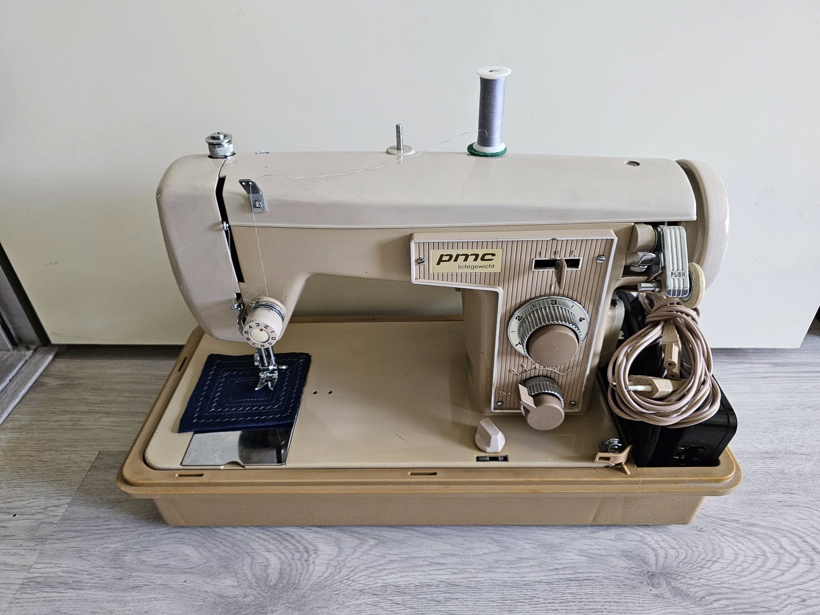 Naaimachine, Hobby en Vrije tijd, Naaimachines en Toebehoren, Ophalen, Zo goed als nieuw, Naaimachine, Overige merken